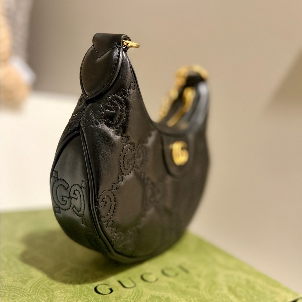 GUCCI
Calfskin GG Matelasse Mini Hobo Shoulder Bag Black Dimensions 8.2x5.5x2 - Picture 6 of 7